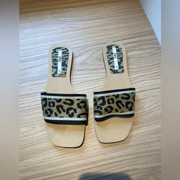Leopard Print Slide Sandals - Picture 2 of 2